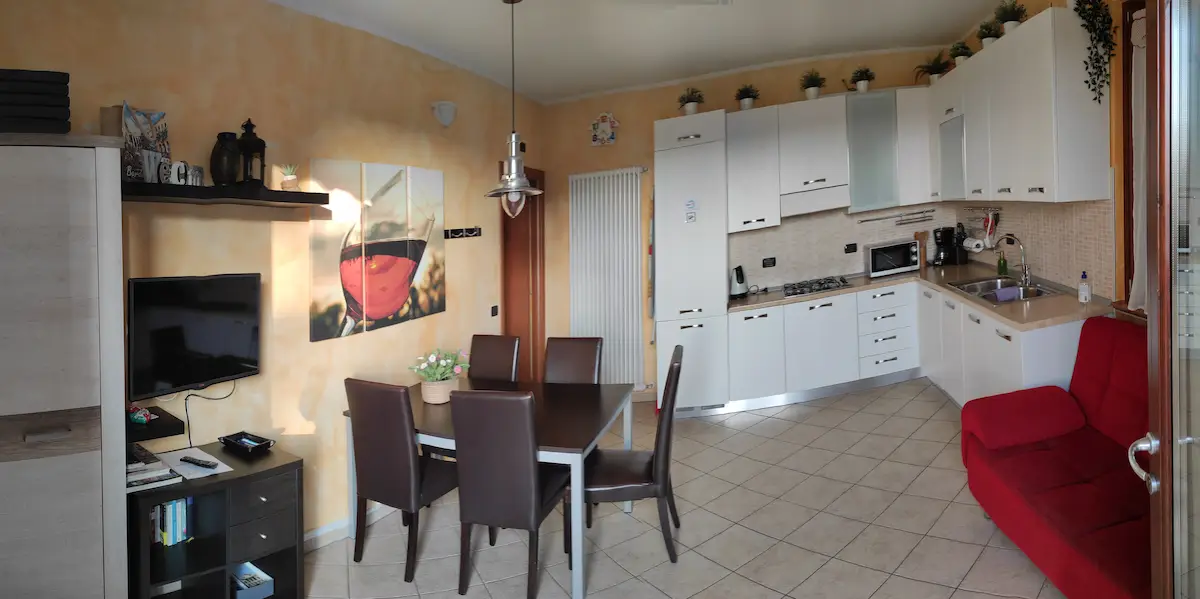 Soggiorno e cucina attrezzata - BedBardolino Bardolino
